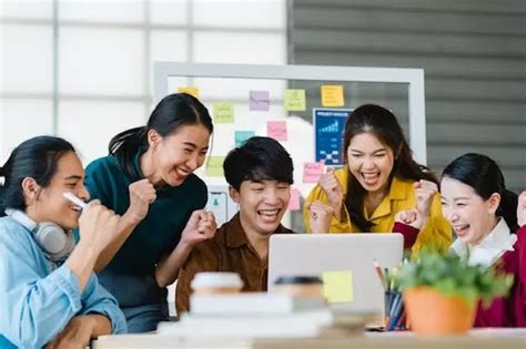 Zoho CRM Enterprise 2025 Download Options
